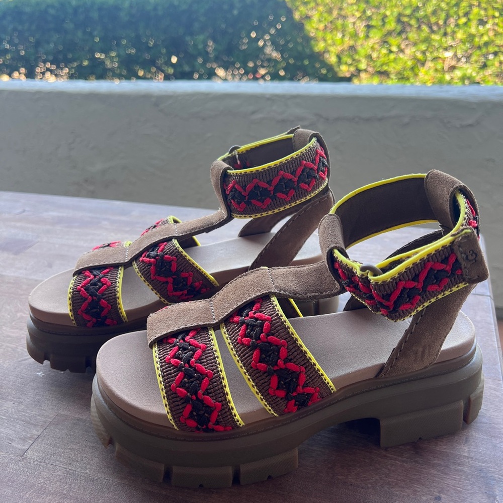 UGG Ashton Heritage Braid Brown Chestnut Women’s Platform Sandals size 8.5